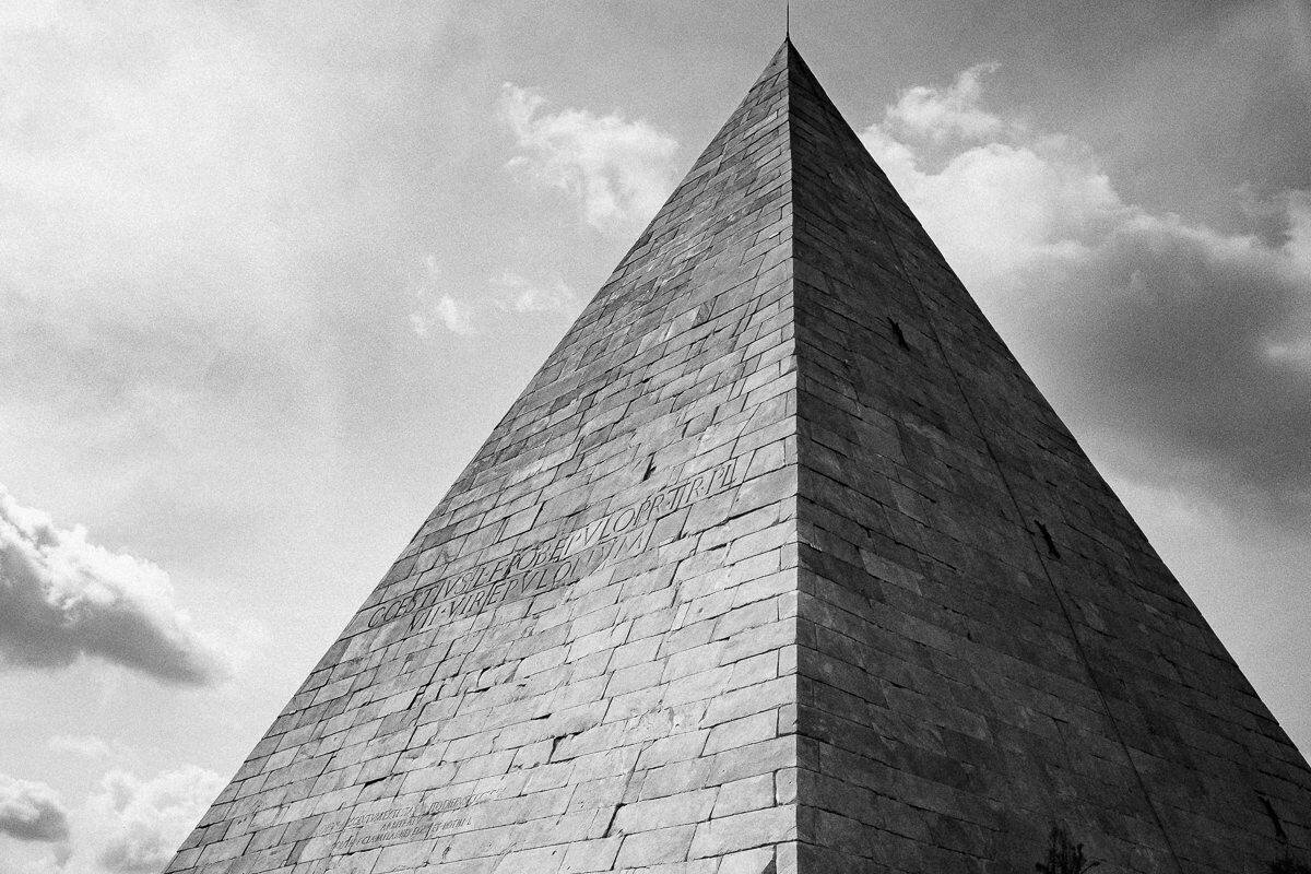 Piramide di Caio Cestio