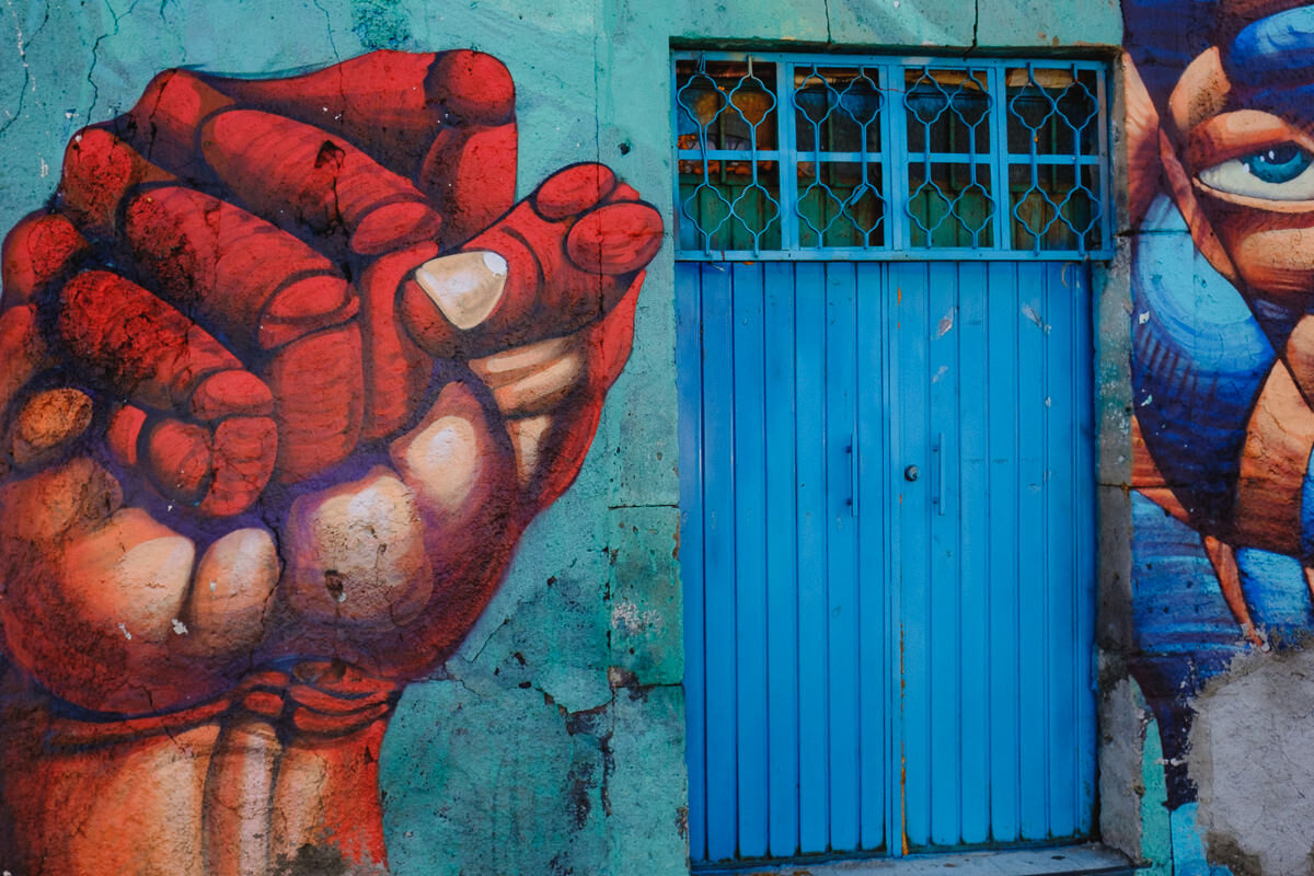 Urban artists work around México