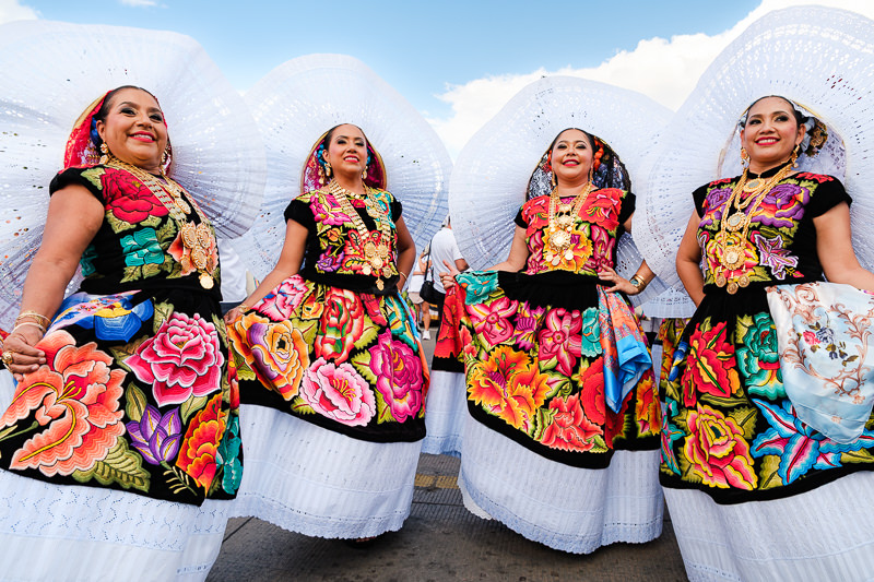 Primer Desfile de Delegaciones de la Guelaguetza