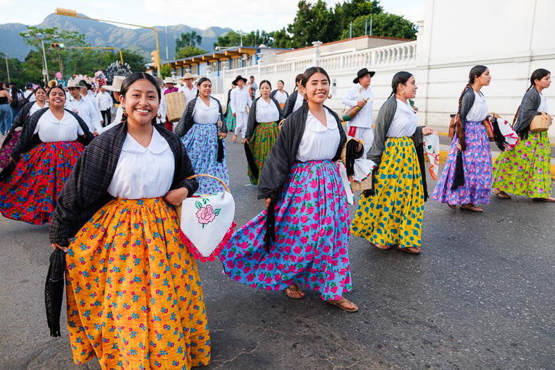 Primer Desfile de Delegaciones de la Guelaguetza